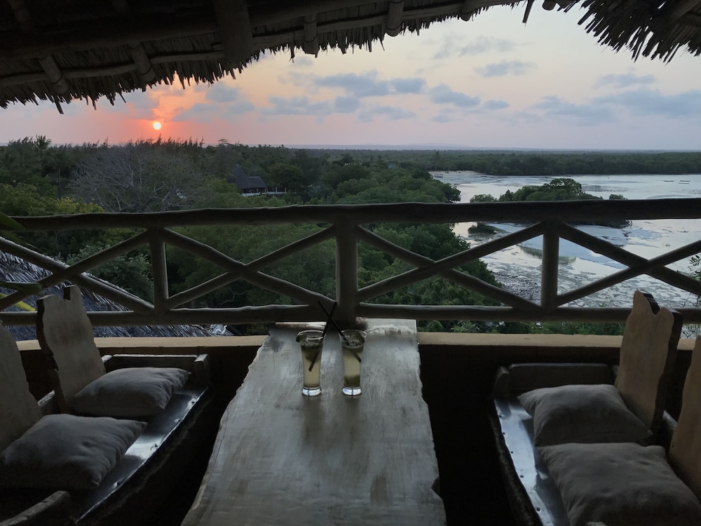 Rock and Sea Resort
