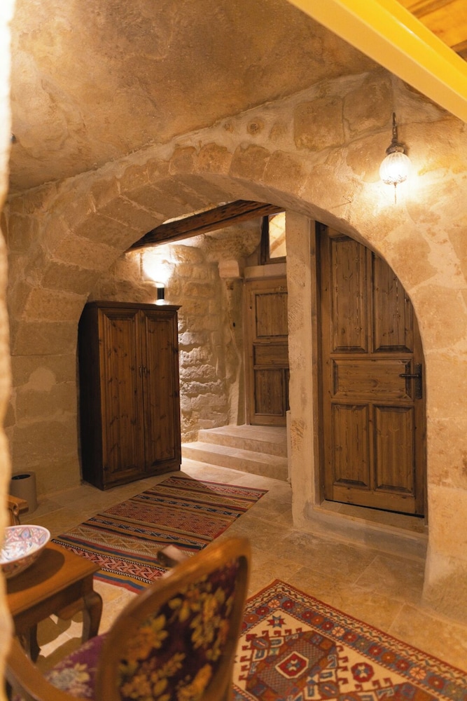 Memory Cave House