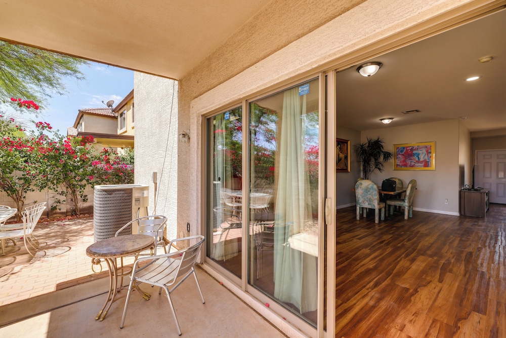 2 Mi to Desert Diamond Arena: Home w/ Patio!