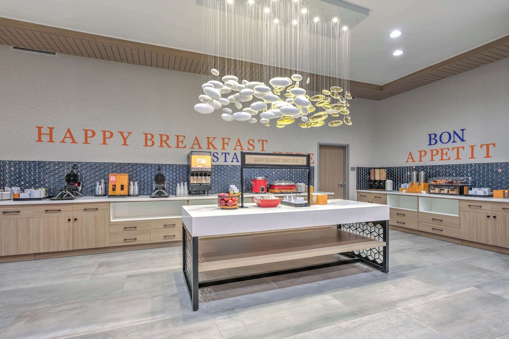 Hampton Inn  Suites Shenandoah The Woodlands, Tx - Property Image 6