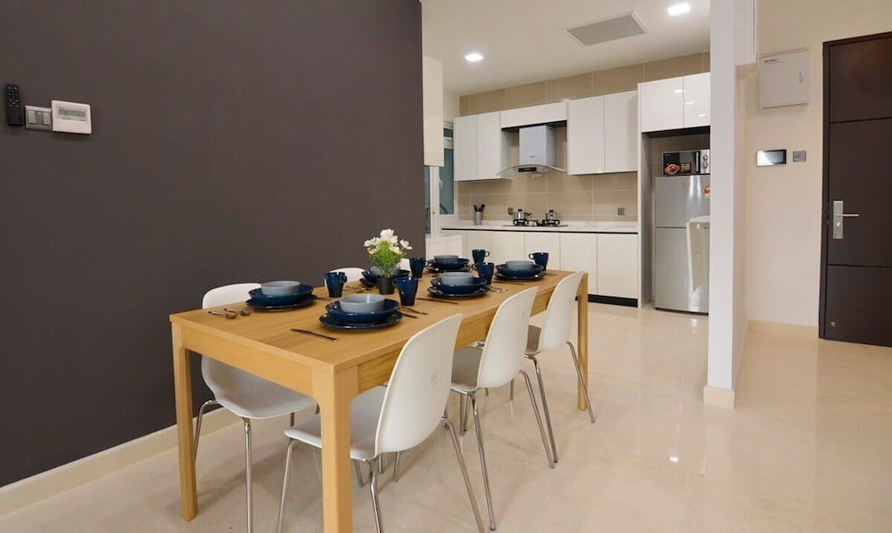 Comfy 2BR Tritower Suite Near JB Ciq, Jbcc & Capri
