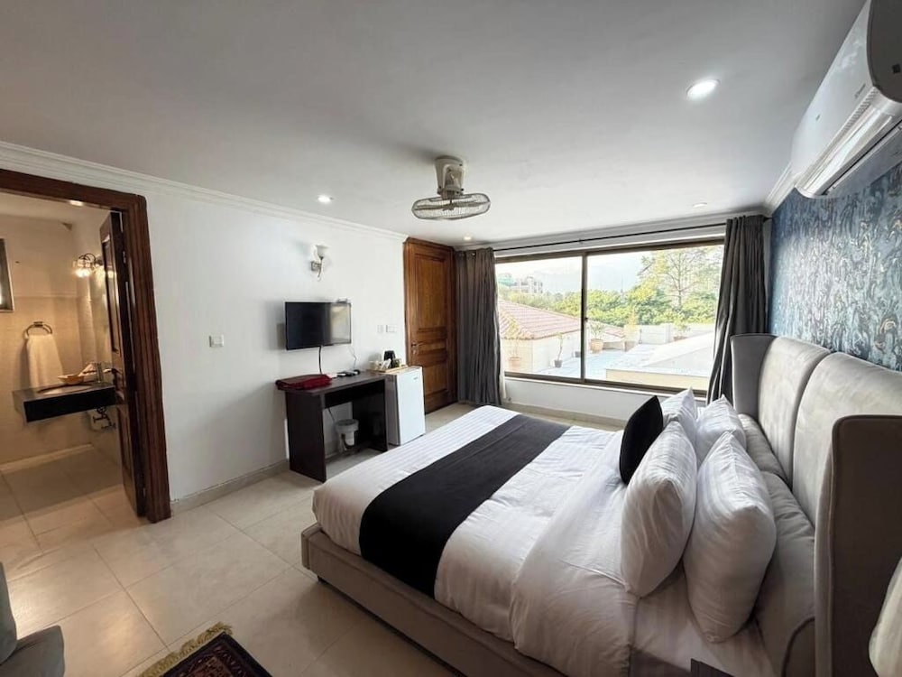 Rhodium Hotel ONE