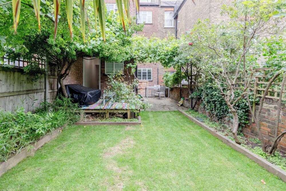 Spacious 1BD Flat With Garden - Hampstead Heath