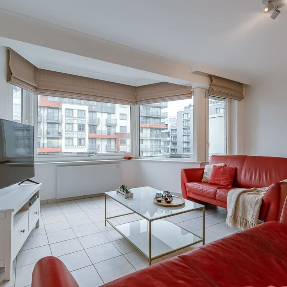 Superb Apartment With sea View and Private Parking