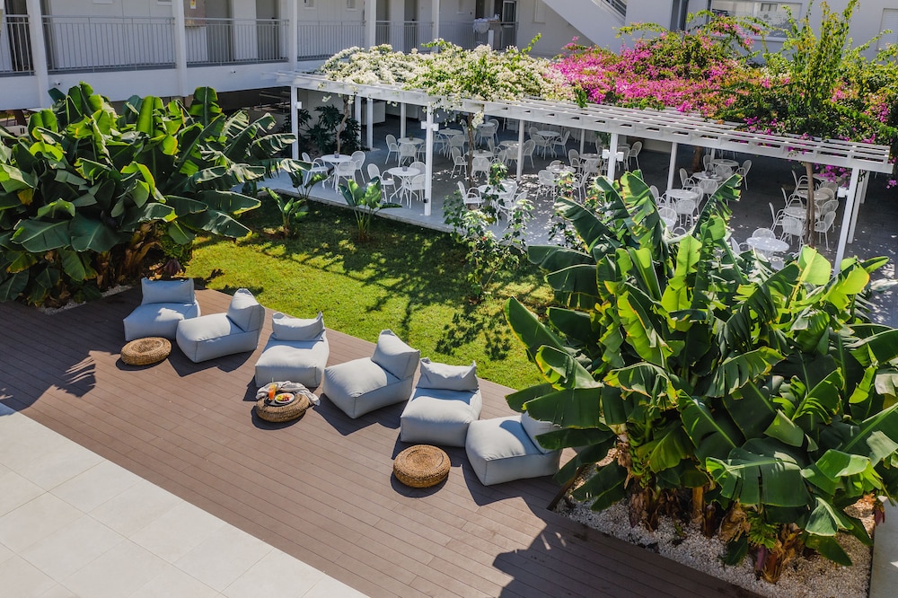 Hotel Nissi Park Hotel - Image 1