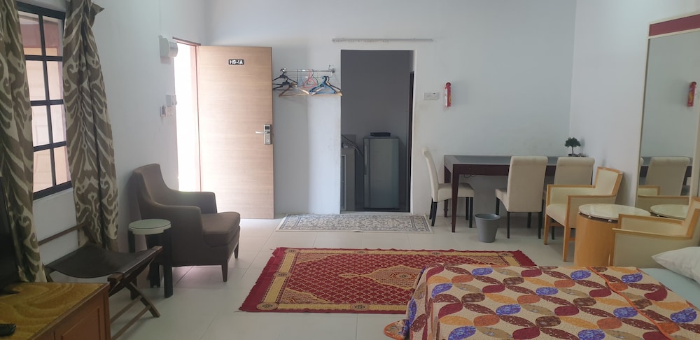 Mri Homestay Sg Buloh - Studio Unit With Chargeable Private Pool photo 6