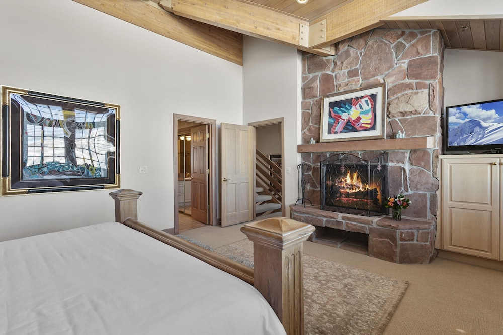 Stag Lodge at Deer Valley Resort - Four Bedroom with Spa #30 4 Condo