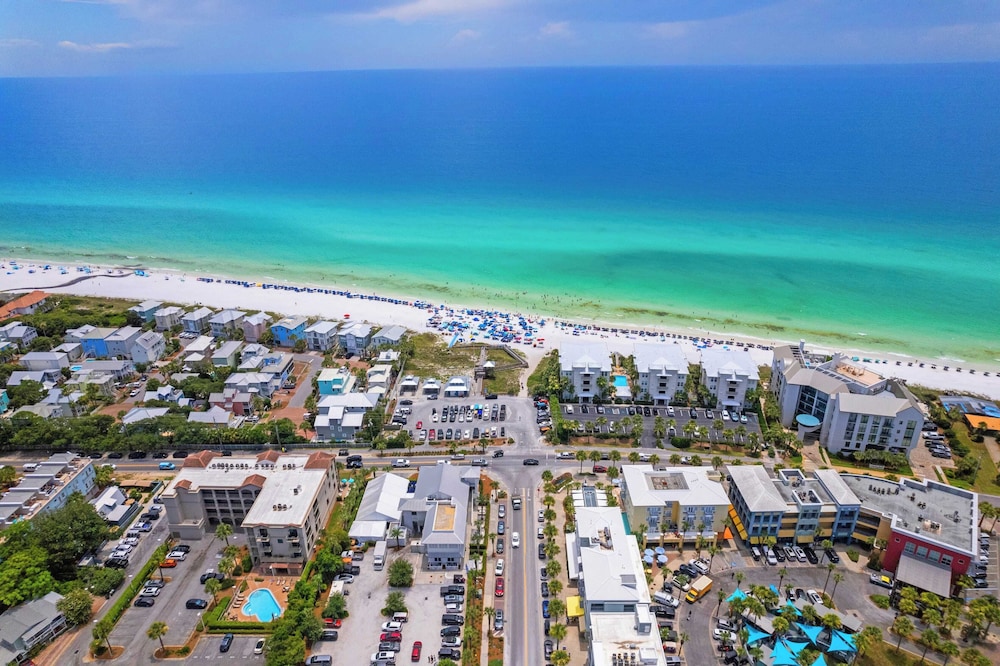 Walk to Beach + Pool, Hot Tub & Game Room 30A Ohana Grande by Avantstay