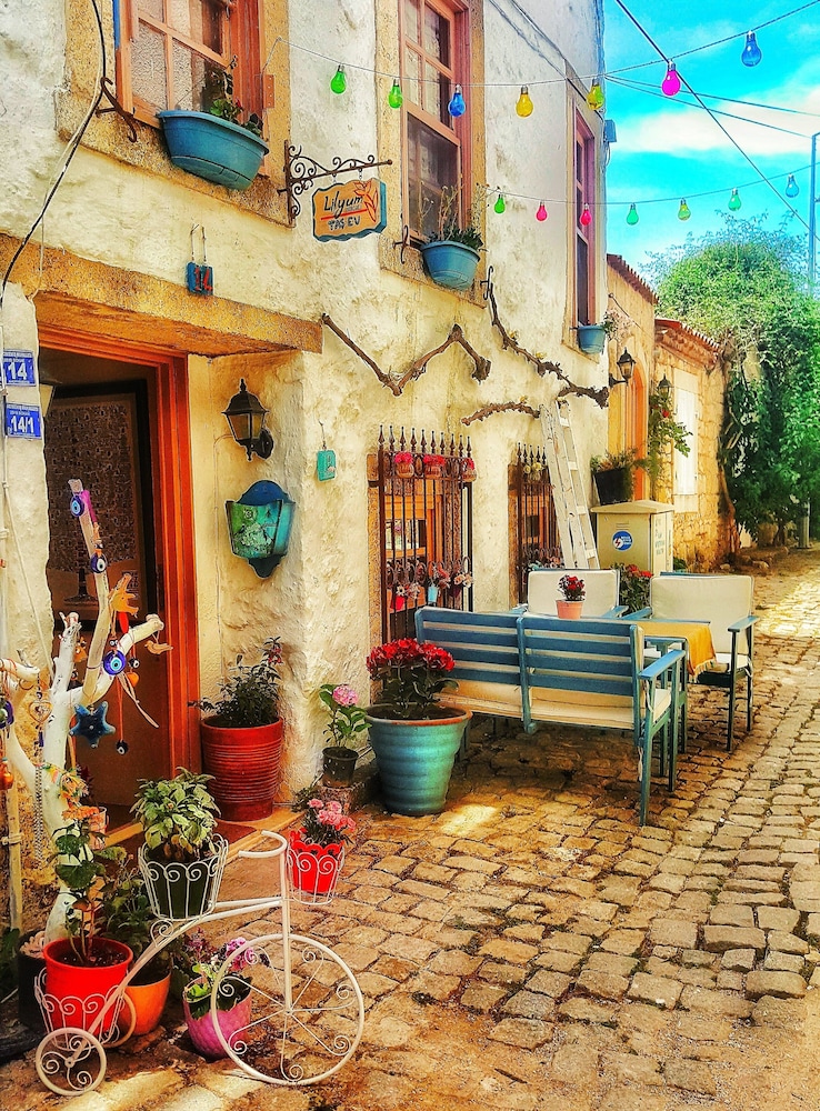 Lilyum Alaçatı Butik Otel - Image 49