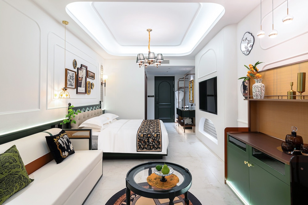 Vishan Garden Trendy Hostel