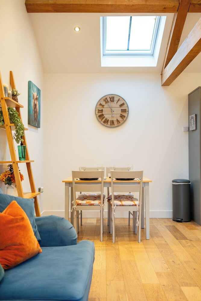 Beautiful 2 Bedroom Barn in Cerney Wick