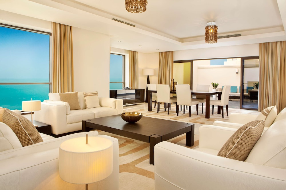 Hilton Dubai The Walk