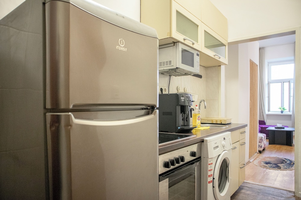 Modern 2BR Apartment Near Millennium