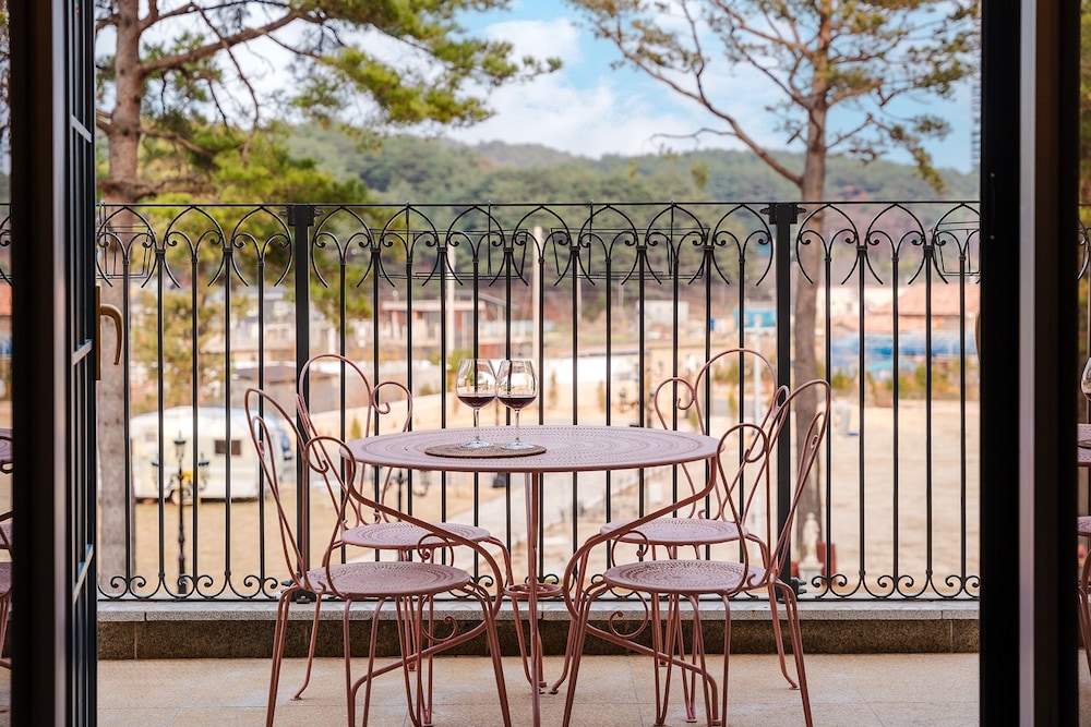 Yangyang Chesed Pension