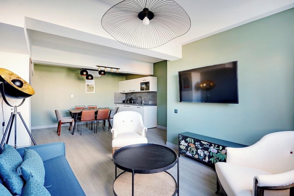 North Paris Suite