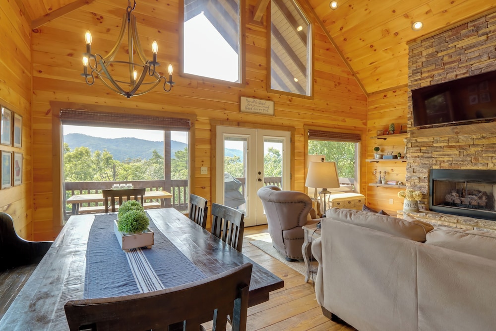 Family Oasis w/ Game Room & 2 Decks in Blue Ridge!