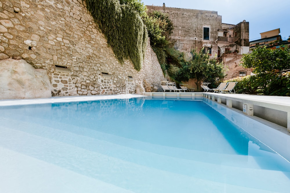 Amalfi Resort