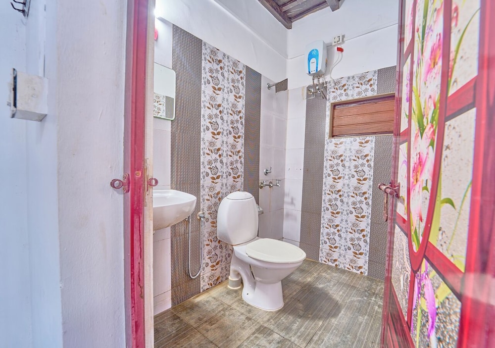 Cotelac Heritage Lake Resort Alleppey
