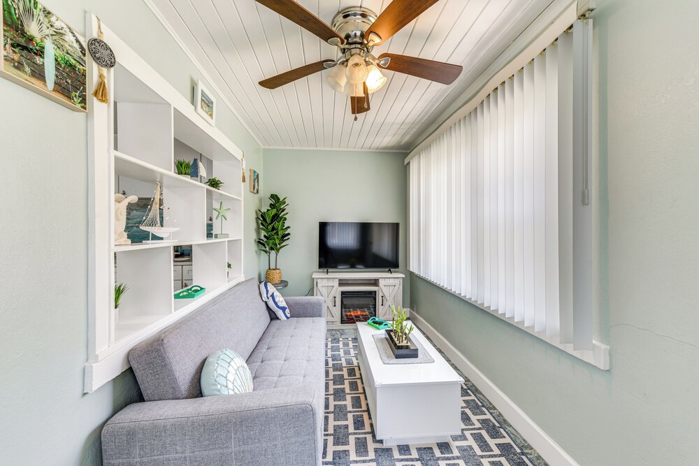 1 Mi to Upham Beach Park: Cozy St Pete Beach Apt!
