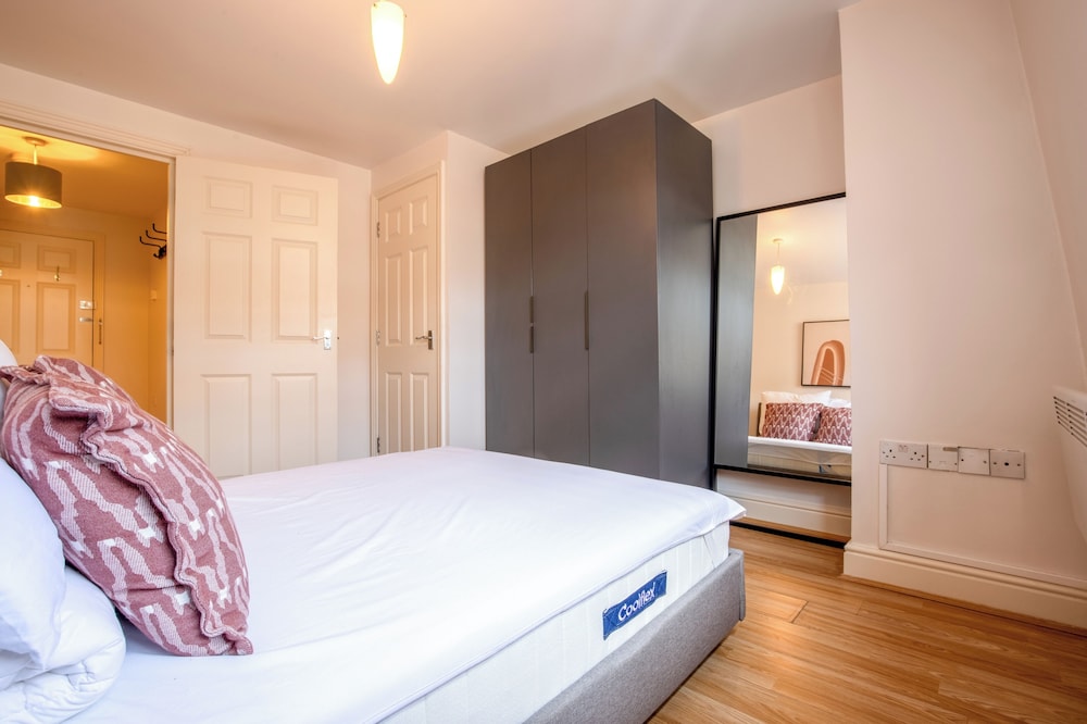 Kensington & Earls Court 1 bed Apartment - 4 Guest