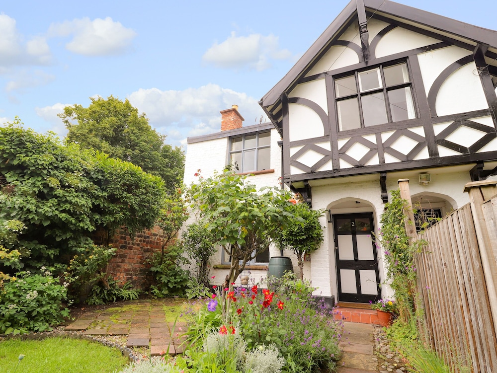 2 Ashby Place