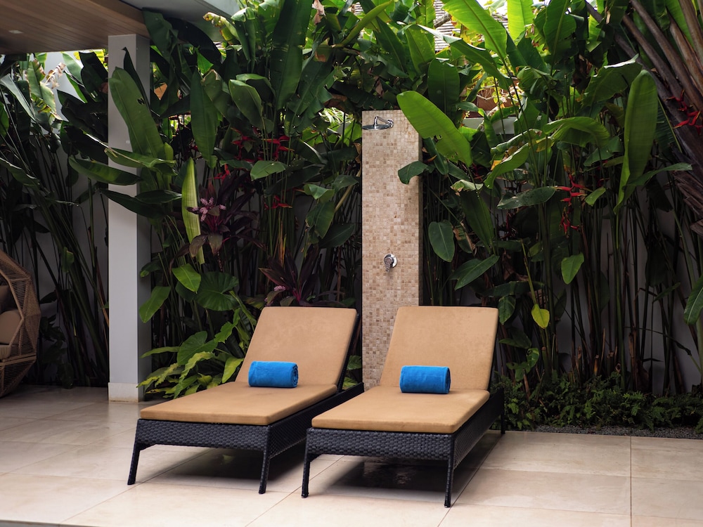 Exclusive villa in Botanica The Nature