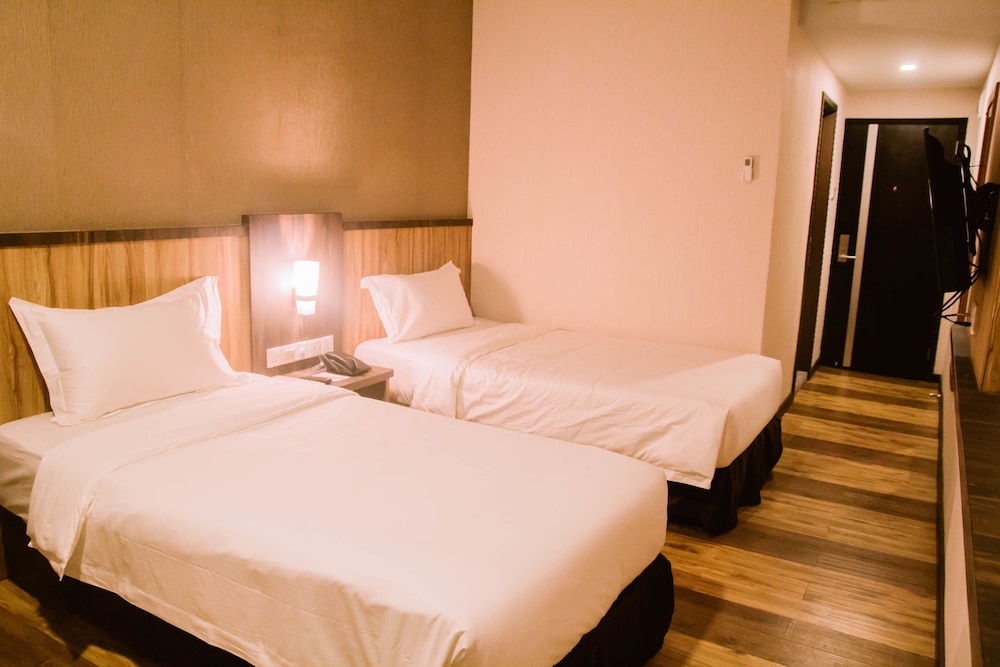The Golden Bay Hotel Batam 26