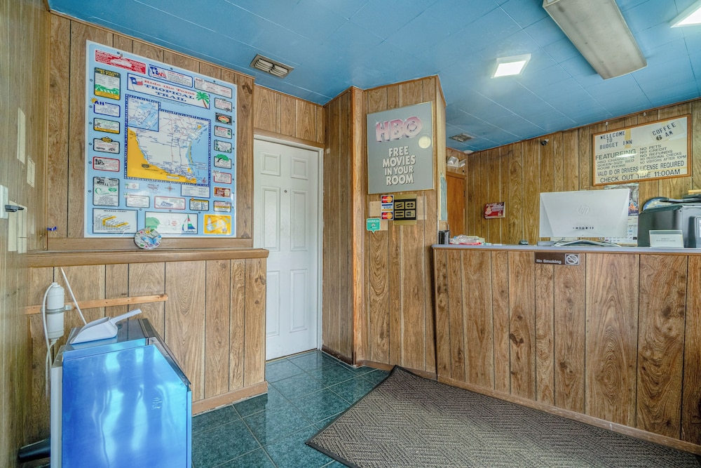 OYO Budget Inn Falfurrias Hwy 281