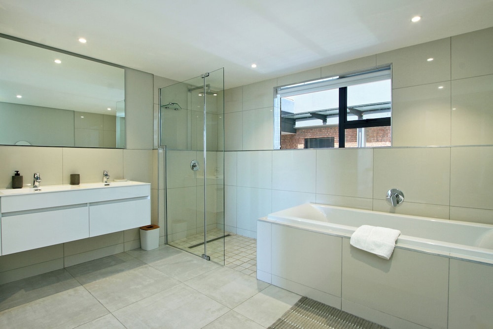 Docklands Deluxe Apartments by ITC Hospitality