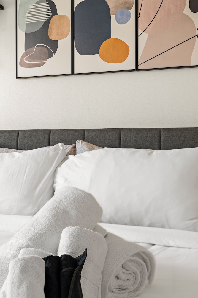 Furnished Apartment Near Longwood