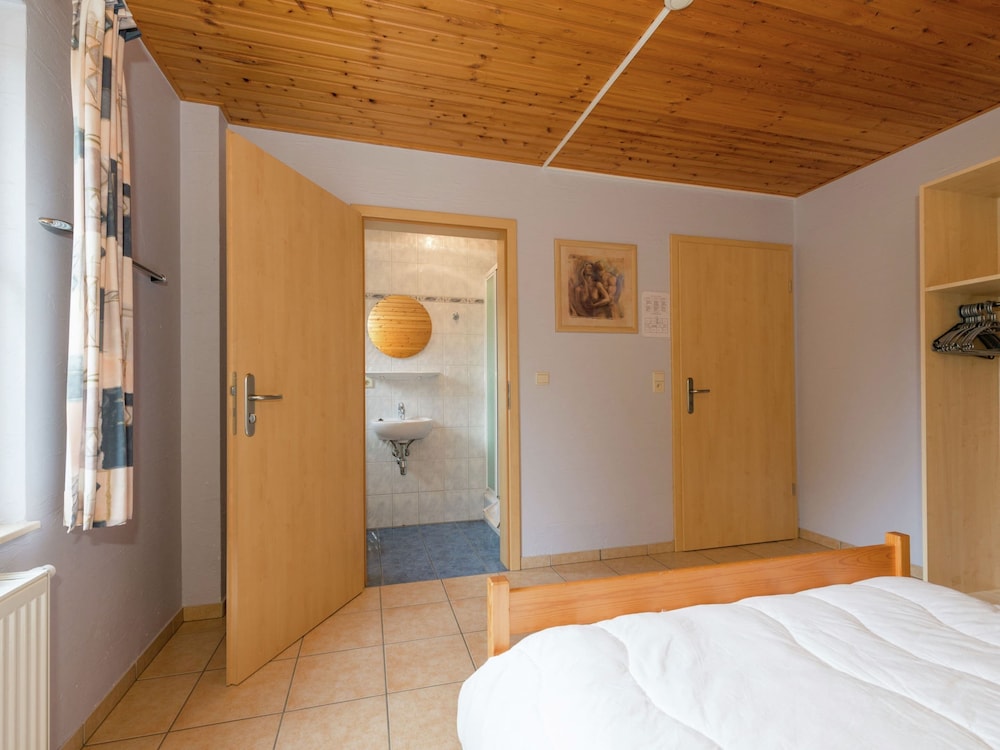 Spacious Retreat by Lake view 2