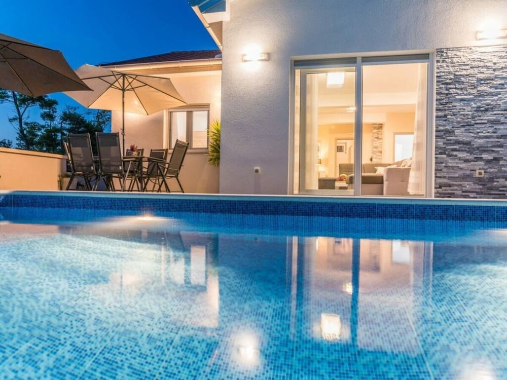 Nicoll With Pool, 50 m From the Beach view 5