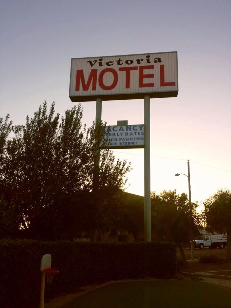 Ventura Vacations - Victoria Motel - Property Image 1