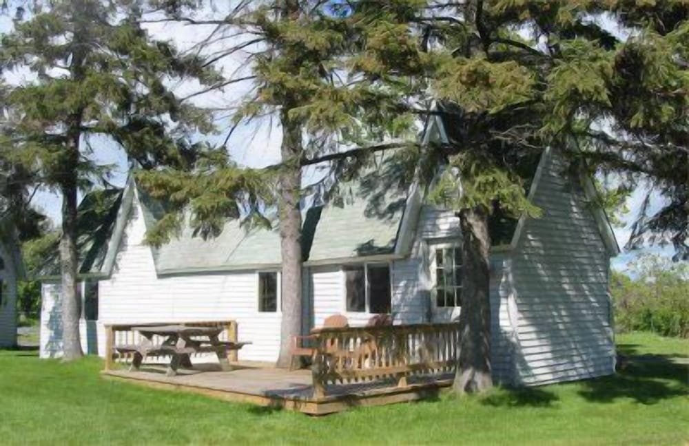 Angel Rock Waterfront Cottages and Vacation Homes