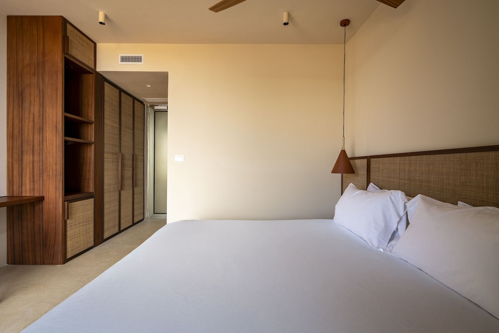 Botanico Villa & Suites