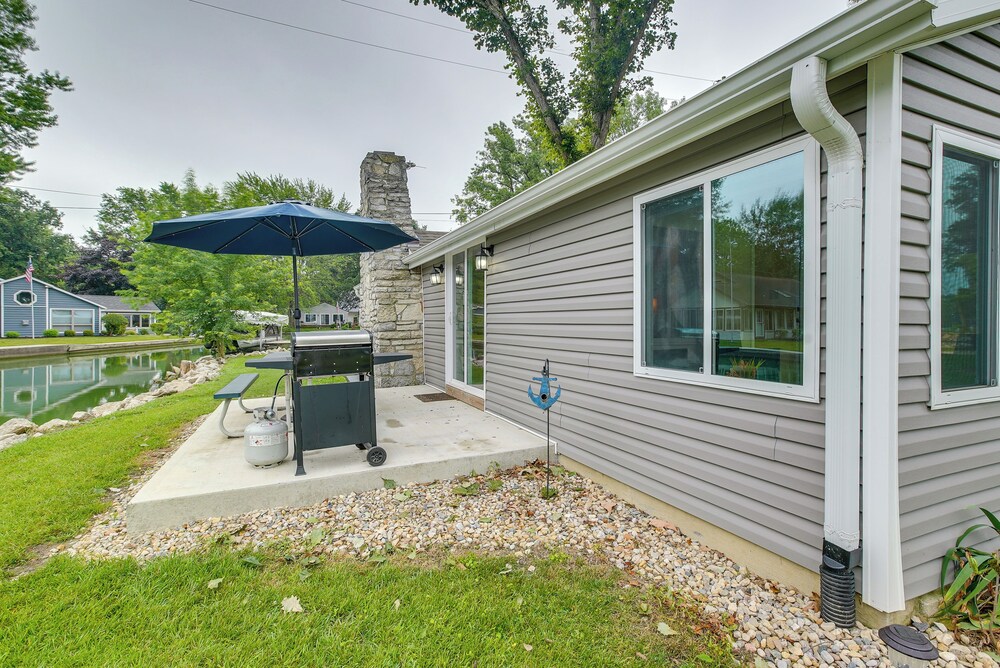 Grand Lake Cabin w/ Private Dock in St Marys!