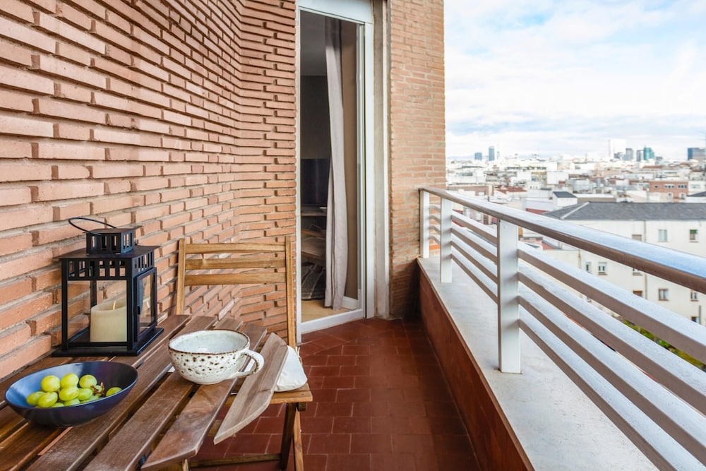 Triana - 1 Bedroom Apartment in Trafalgar