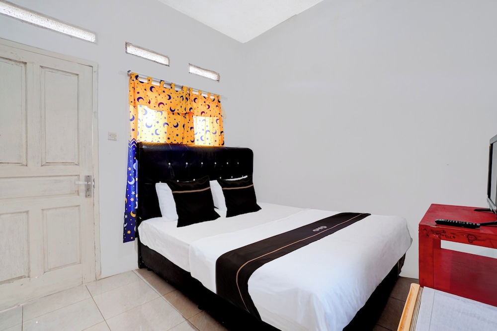 OYO 95065 Villa Ade