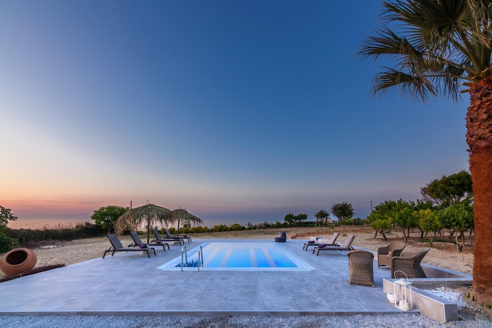 Villa Chrysalida Peaceful Home With Scenic Views view 3