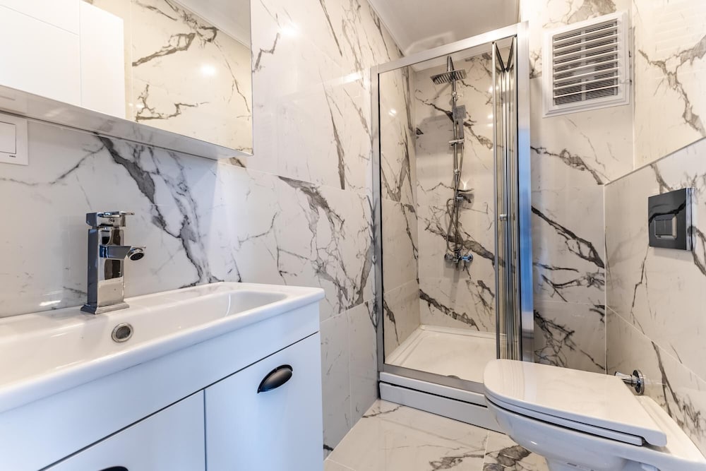 Superb Duplex Flat With Terrace in Umraniye