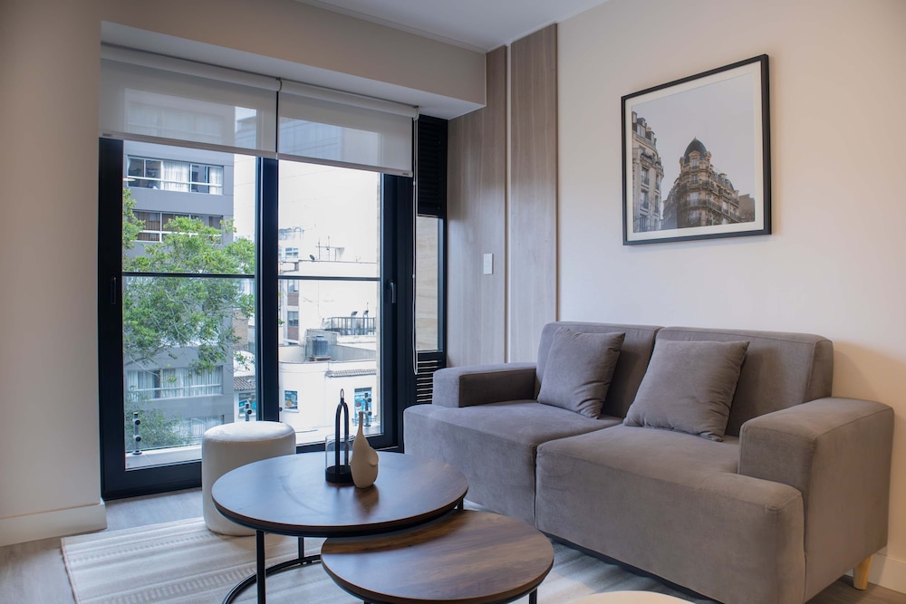 w Bright 1BR w Balcony in Miraflores