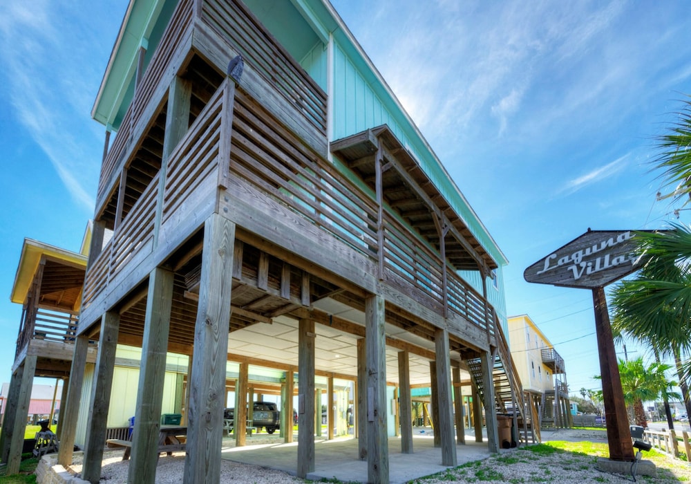 Sleeps 31 2 Homes w/ Boat Dock + Waterfront Pool Laguna Village Getaway