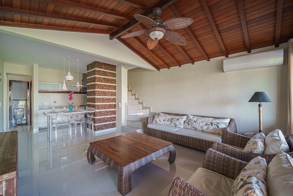 Bz60 Casa em condomínio pé na areia