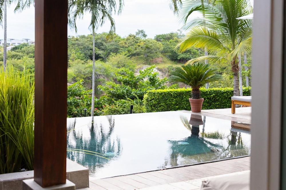 The Surf-point Condo by Acomodo Riomar