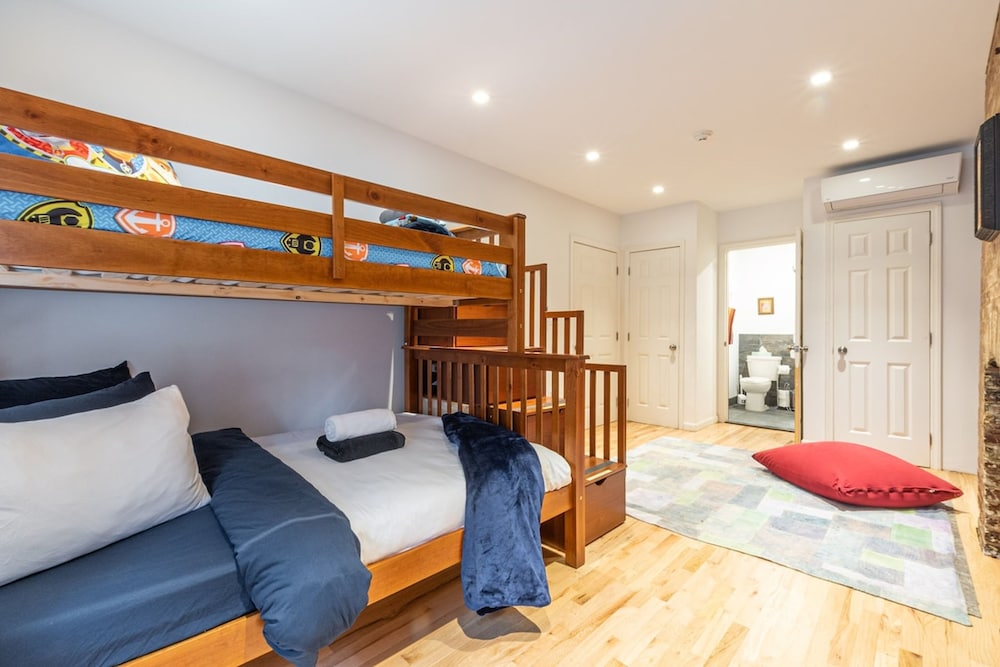 Hawthorn I by Rove Travel 3BR Duplex Loft