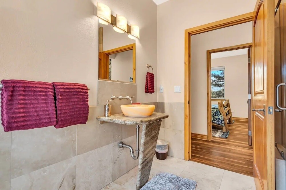 Lake Tahoe Vacations - 1603 Bel Aire Circle 3 Bedroom Home by RedAwning - Property Image 3