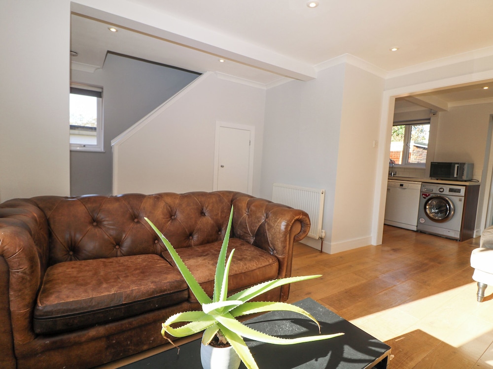 7 Daltons Place