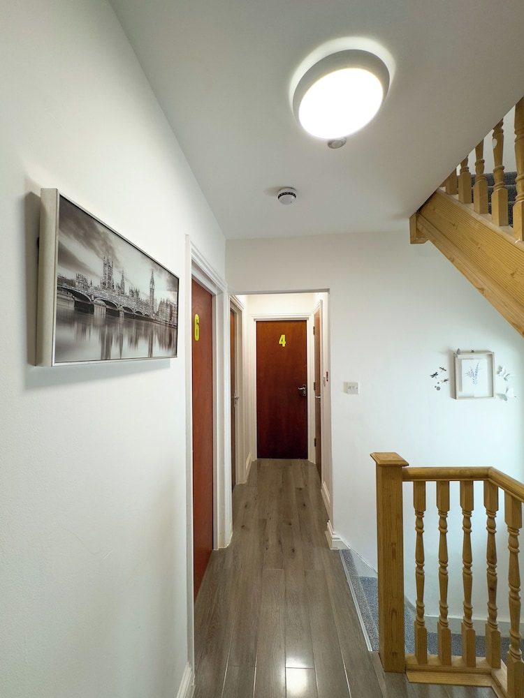 Heathrow Lodge B&B