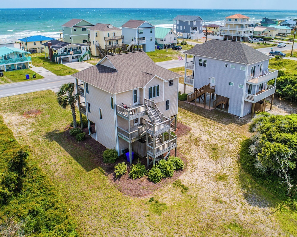 Pelican Palms by Topsail Realty