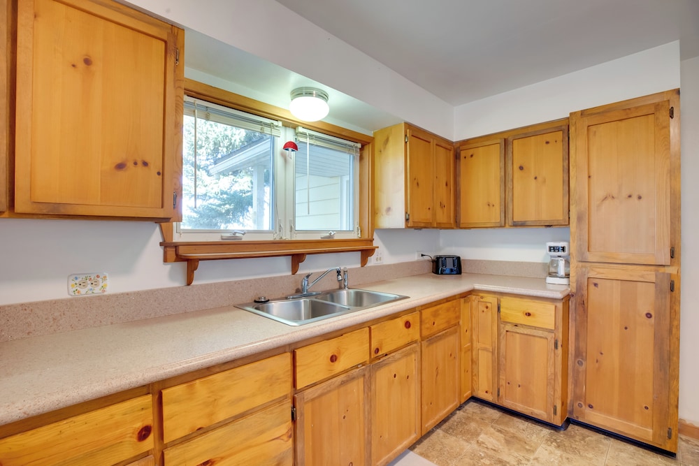 Rural Home Near Event Venue! 26 Mi to Black Canyon